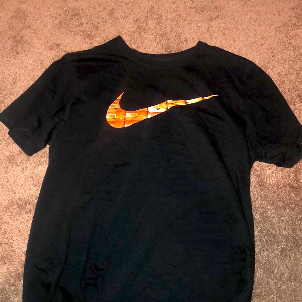 Men’s Nike tee